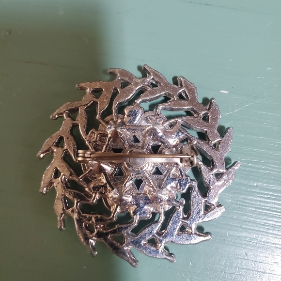 Vintage Circular Brooch - Picture 3 of 4